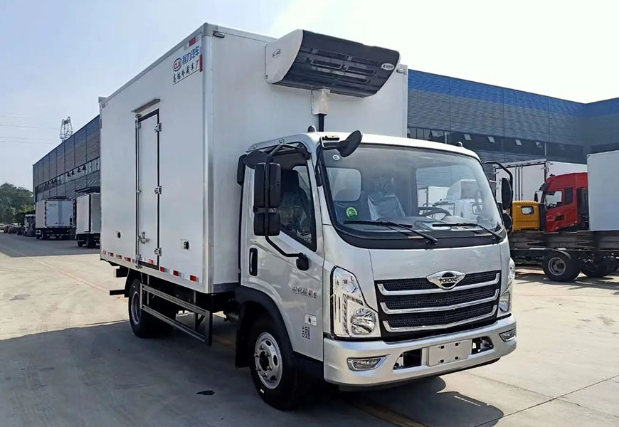 福田時(shí)代領(lǐng)航6冷藏車(chē)