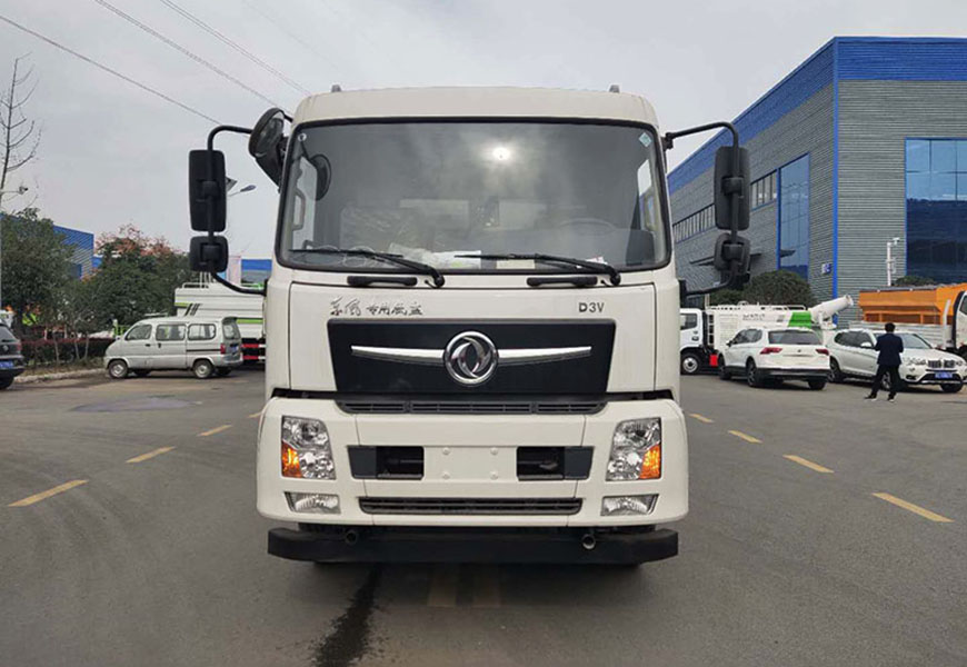 東風(fēng)專(zhuān)底國(guó)六單發(fā)抑塵車(chē)