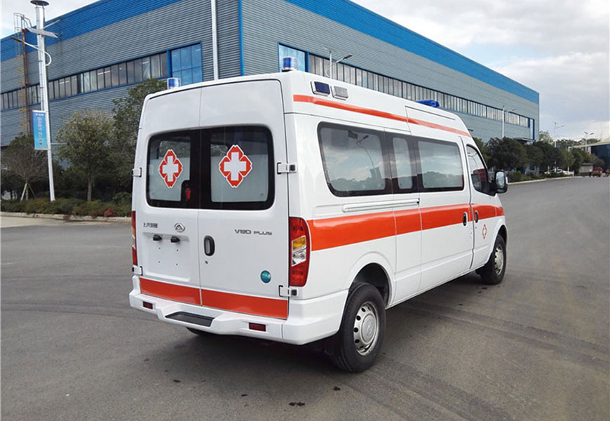 國(guó)六大通V80長(zhǎng)軸中頂轉(zhuǎn)運(yùn)型救護(hù)車(chē)