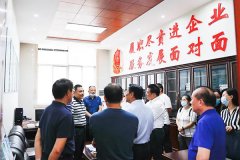 湖北省市場(chǎng)監(jiān)督管理局副局長鄧仲林赴程力集團(tuán)調(diào)研