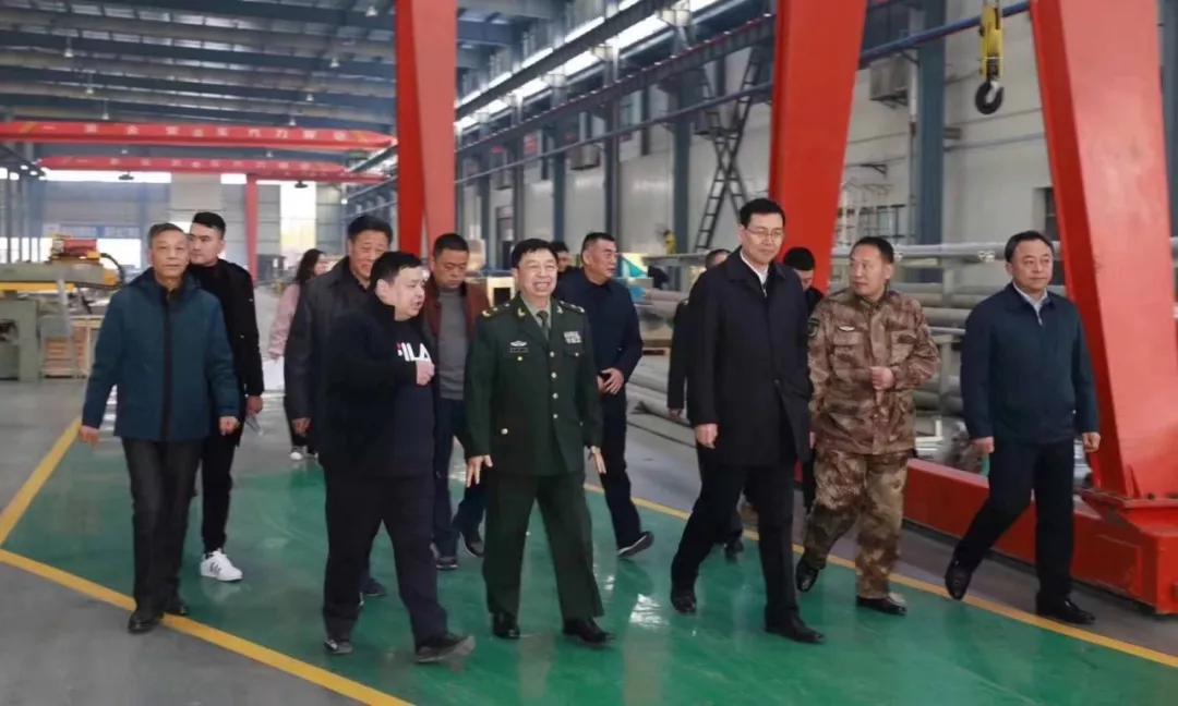 湖北省軍區(qū)、隨州市黨委領(lǐng)導(dǎo)人指導(dǎo)程力專汽產(chǎn)業(yè)走高質(zhì)量發(fā)展之路