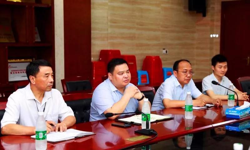 華菱星馬集團(tuán)劉漢如董事長蒞臨程力汽車集團(tuán)商務(wù)考察暨洽談戰(zhàn)略合作項(xiàng)目