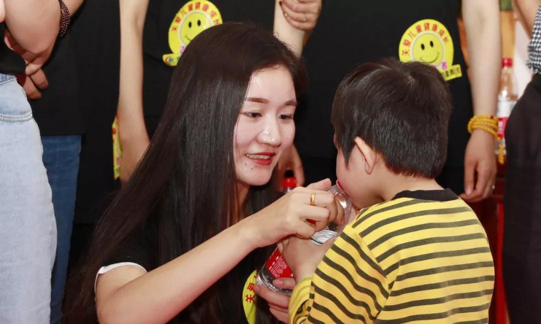 弘揚傳統(tǒng)美德，關(guān)愛兒童成長----首屆“魅力隨州，多彩程力”抖音大賽捐贈公益活動紀(jì)實