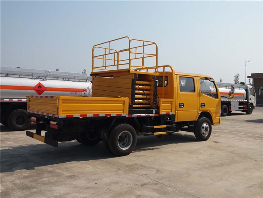 東風8米、10米升降平臺車