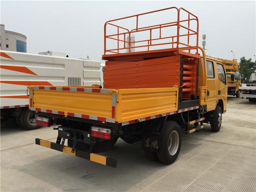 東風8米、10米升降平臺車