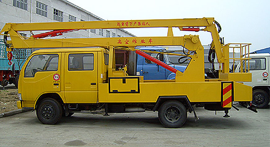 東風小霸王高空作業(yè)車